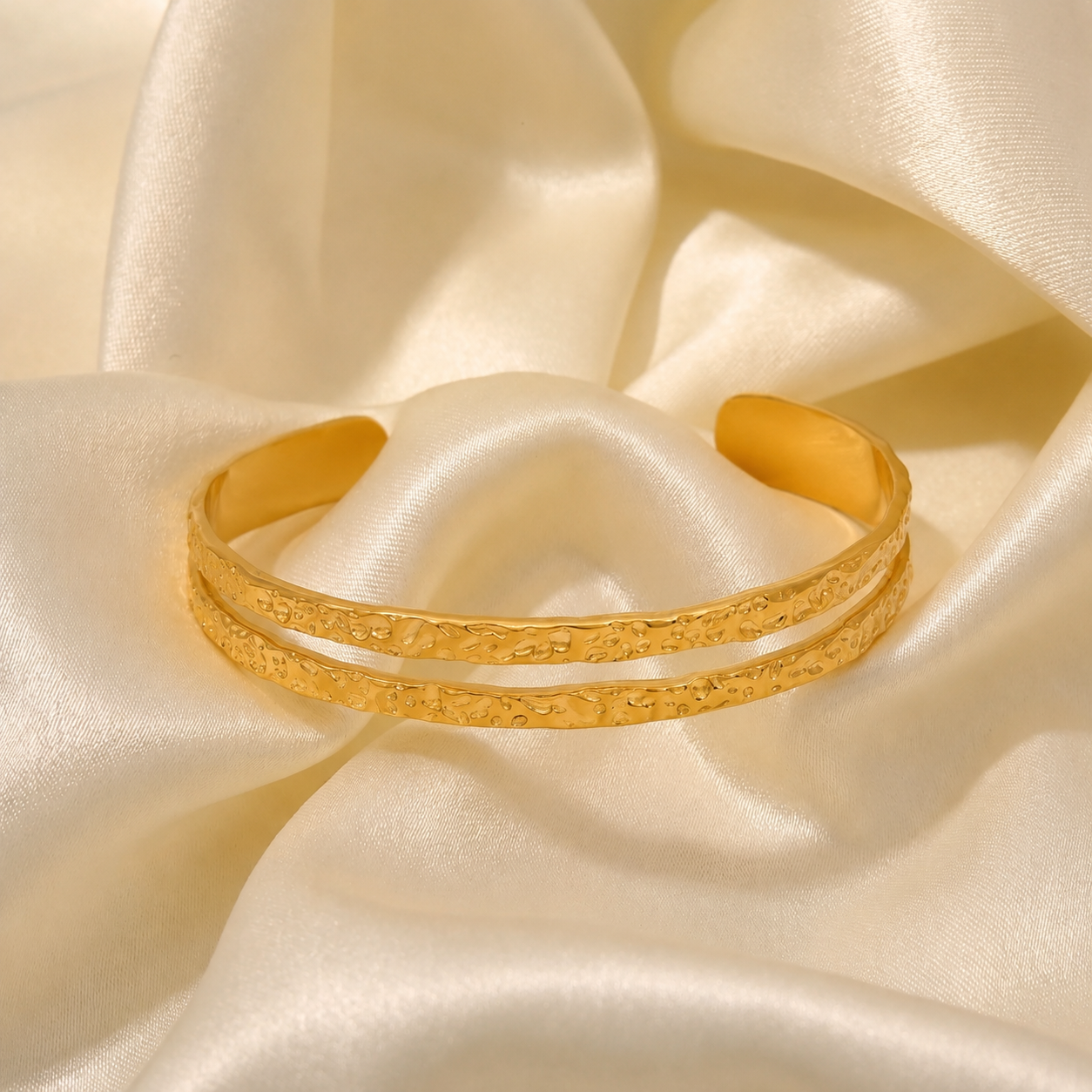 Clovelly Cuff