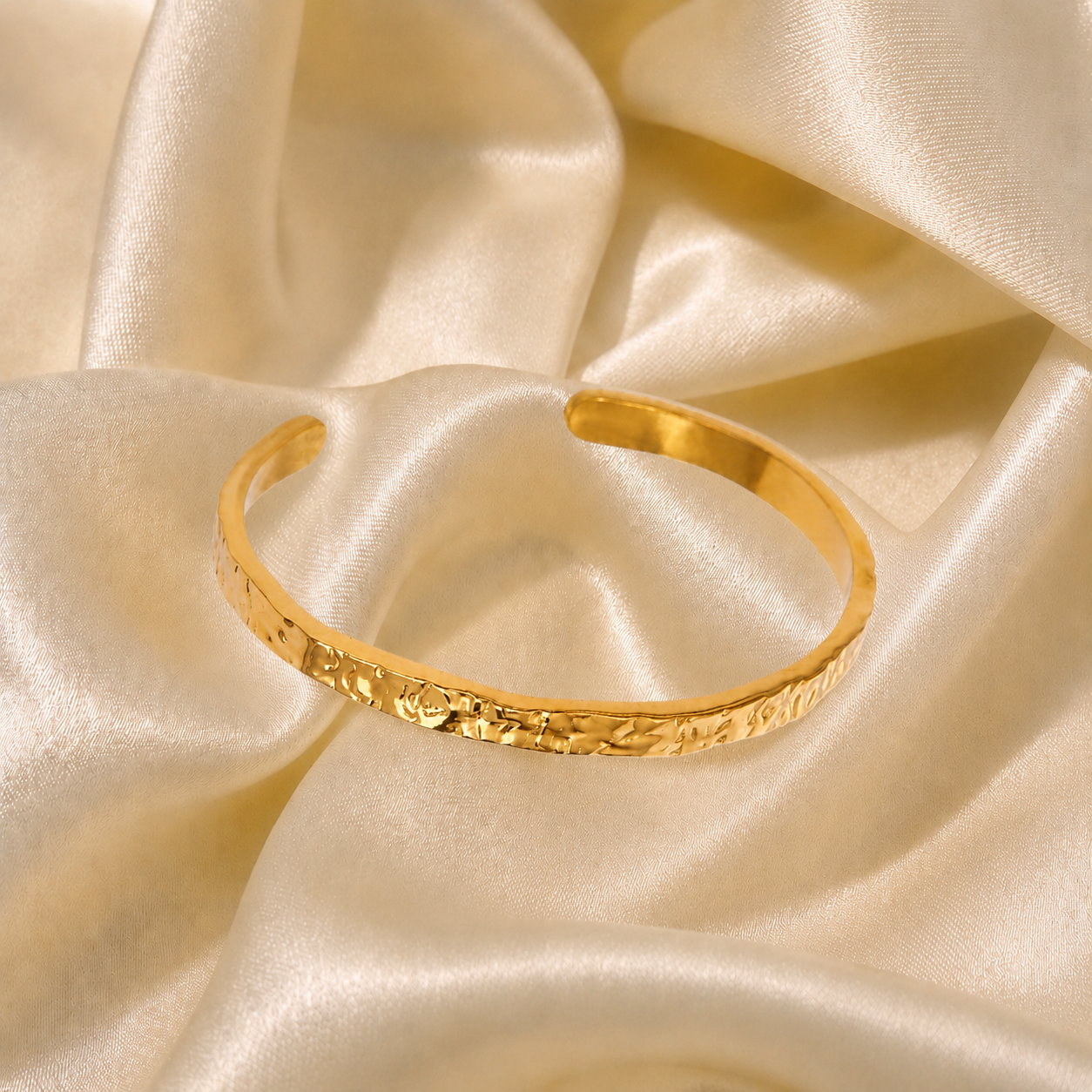 Mollymook Cuff